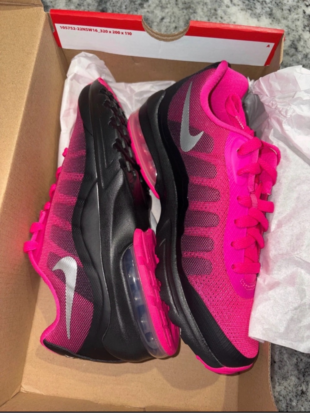 Nike Air Max Invigor Peint Woman's 6.5 USA